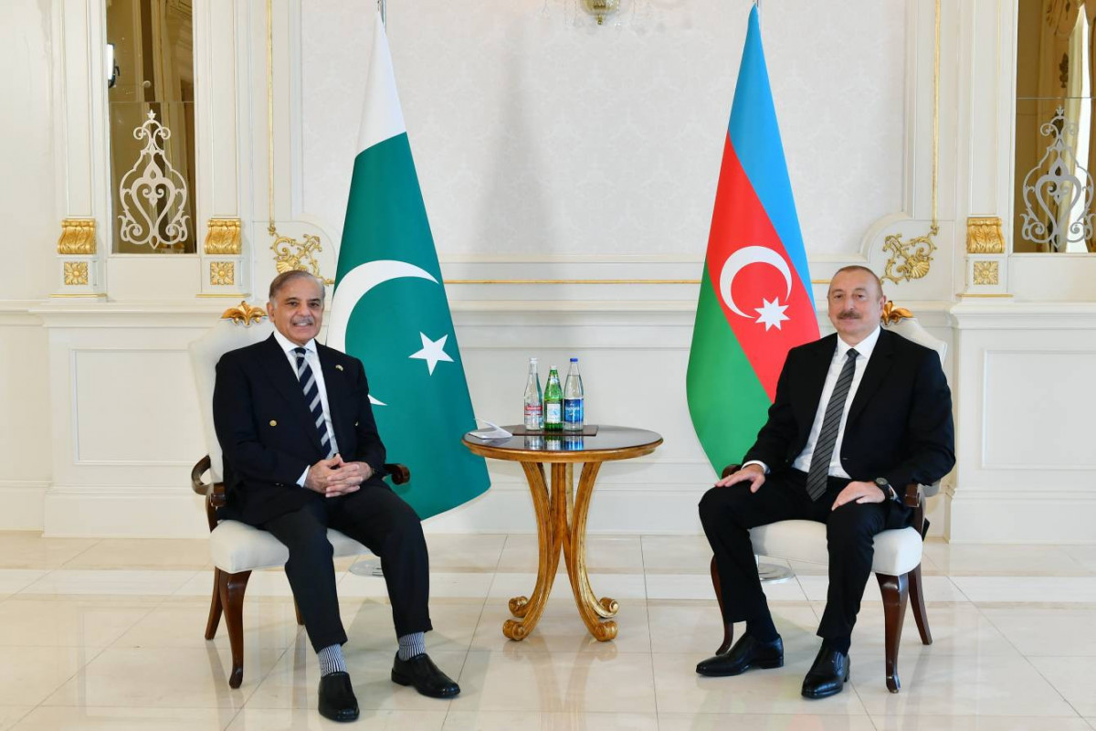 İlham Əliyev ilə Şahbaz Şərif arasında telefon danışığı olub