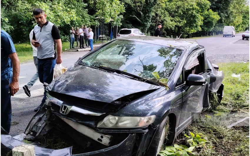 Qaxda iki avtomobil toqquşub, xəsarət alanlar var - FOTO