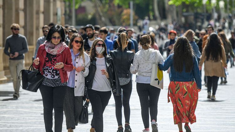 “Uşaq sayı azalır, gələcək risk altındadır”- Demoqrafik tənəzzül təhlükəsi varmı?