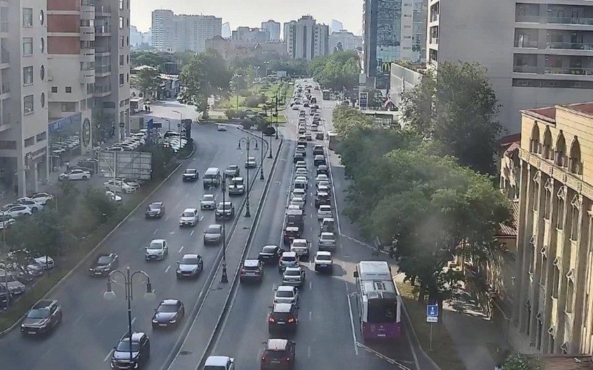 Bu yollarda tıxac yarandı