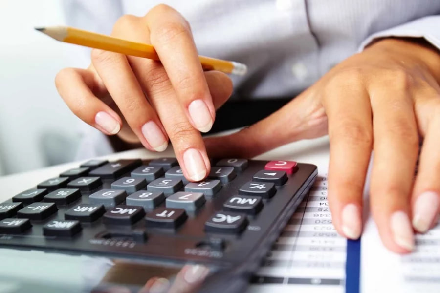 Azərbaycanda bu şəxslərin maaşı 1100 manat OLDU – RƏSMİ
