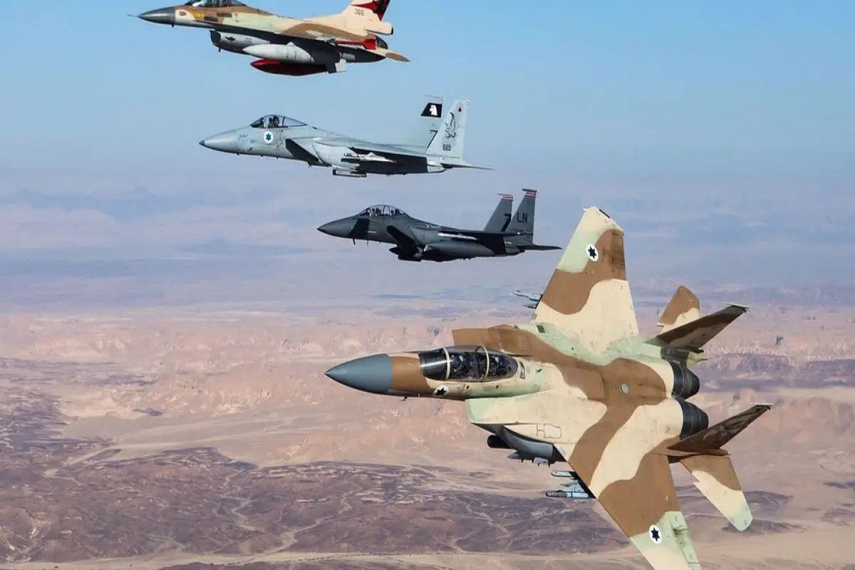 İran iki İsrail təyyarəsini vurdu, qadın pilot ələ keçirildi