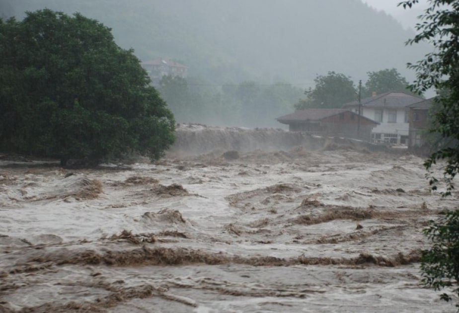 FAKTİKİ HAVA:Zaqatala rayonu ərazisindən axan Talaçaydan sel keçir