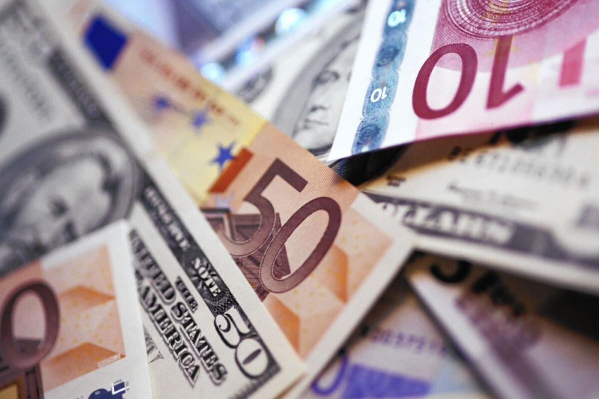 Rubl bahalaşdı, avro dəyər itirdi, dollar isə... - Valyuta bazarında DƏYİŞİKLİK