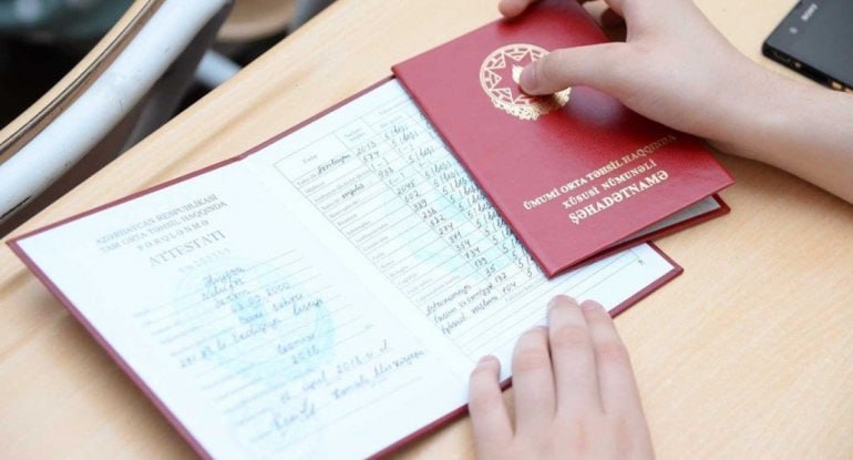 Məktəbi fərqlənmə ilə bitirənlərin sayı açıqlandı