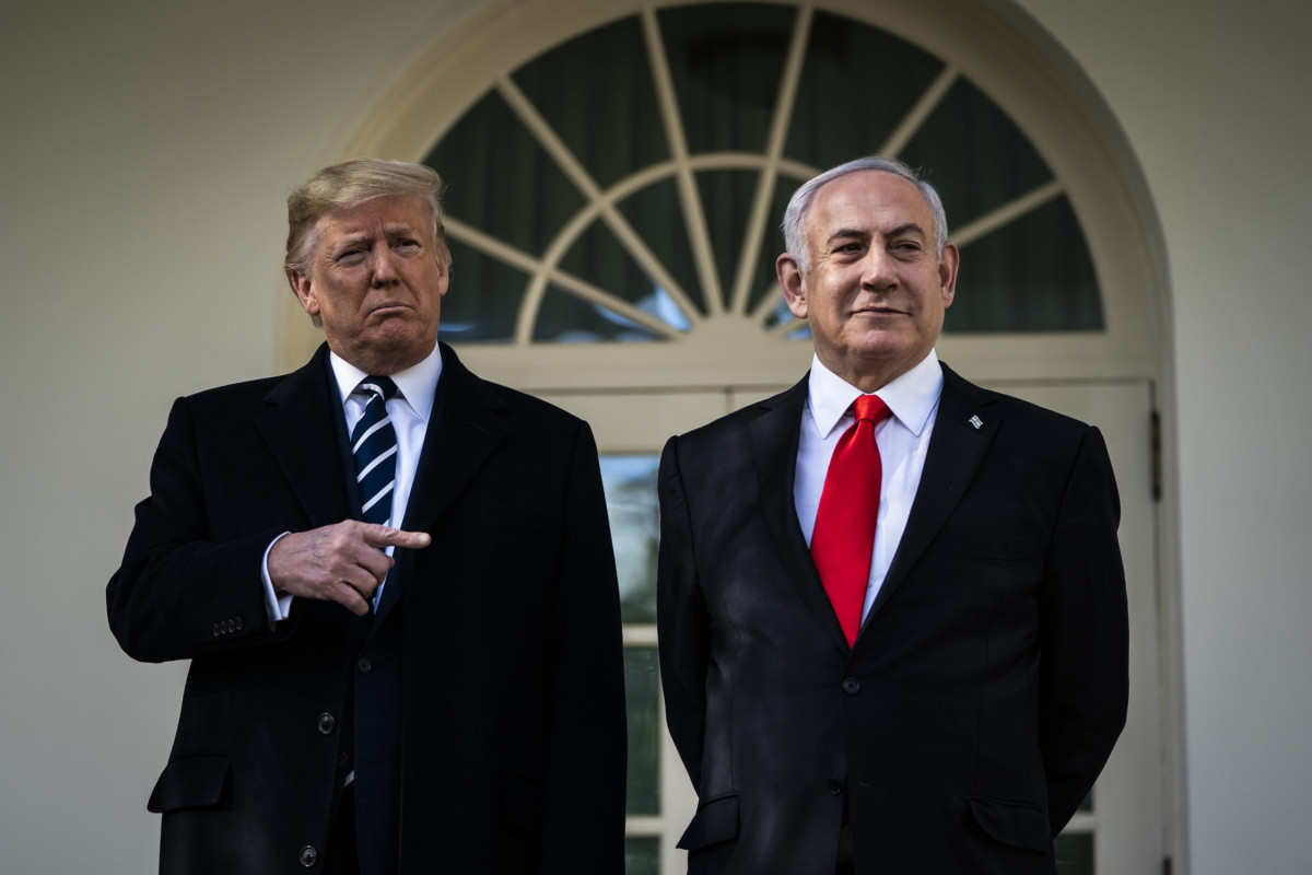Tramp Netanyahuya zəng edibmiş...
