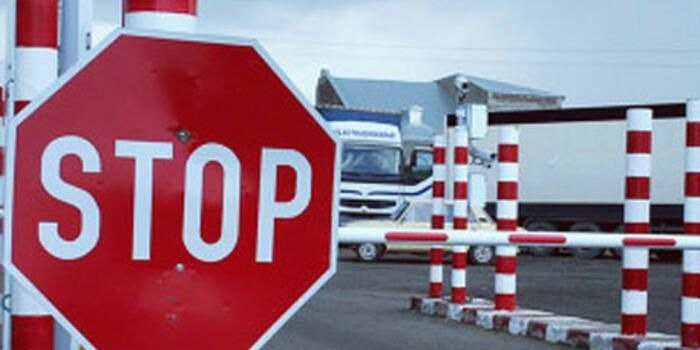Daha iki ölkə arasında gərginlik: Sərhədlər bağlandı