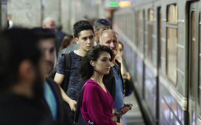 Bakı metrosundan istifadə edənlərin DİQQƏTİNƏ