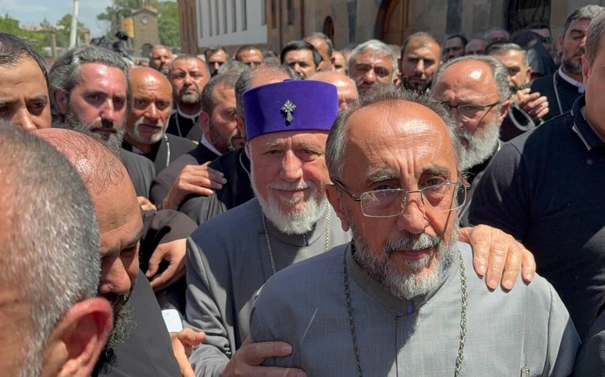 Arxiyepiskop Mikael Acapaxyan həbs edildi