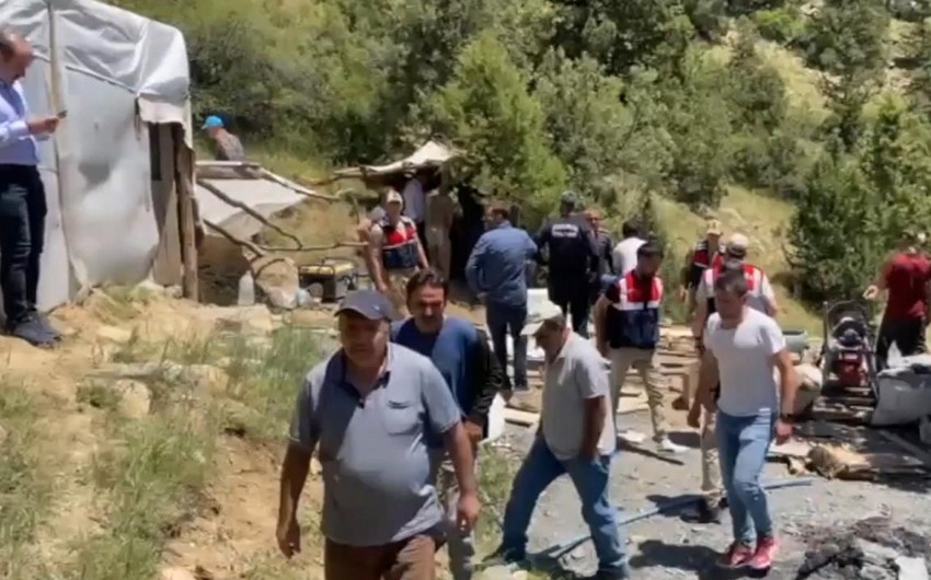 Türkiyədə daş karxanasında uçqun olub, ölən və yaralananlar var
