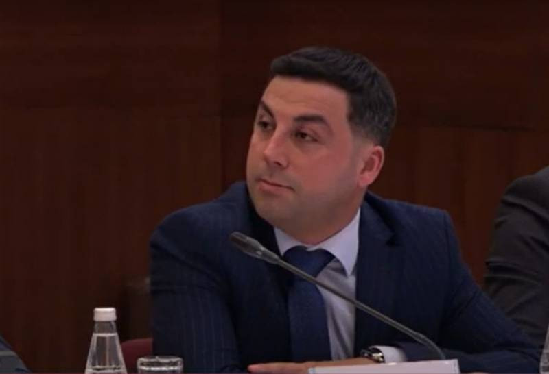 "Rusiya ölkədə kişi tapılmadığı bu vaxta əsl azərbaycanlı kişilərin qayğısına qalmalıdır" - Əli Vəliyev