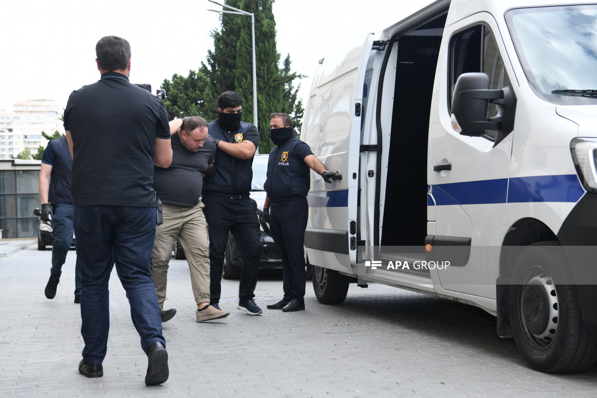 Rusiya FTX-nın "Sputnik Azərbaycan"da çalışan iki əməkdaşının saxlanılma anı - FOTO - VİDEO