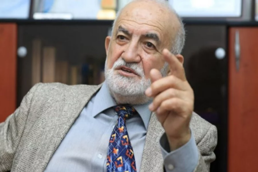 Azərbaycanda tanınmış şair xəstəxanaya yerləşdirildi - FOTO