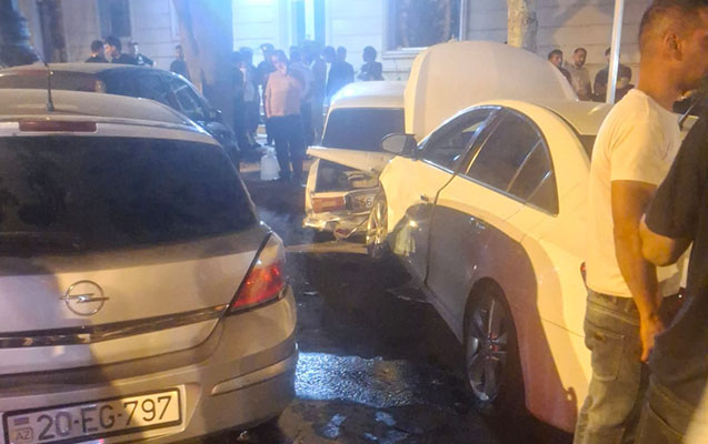 Gəncədə zəncirvari qəza- 4 avtomobil toqquşdu