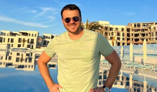 Emin rus aparıcıları onlarla əvəzlədi