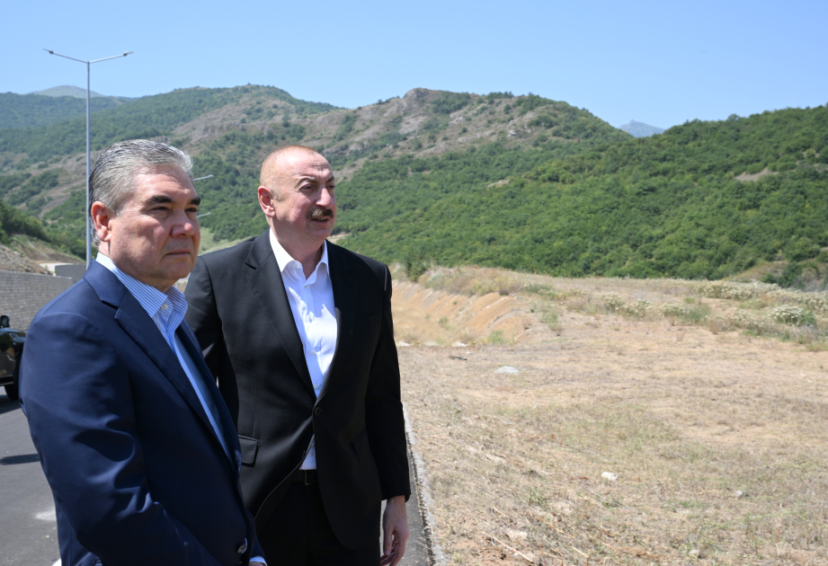 İlham Əliyev və Qurbanqulu Berdiməhəmmədov Şuşa rayonunun Daşaltı kəndində - FOTO
