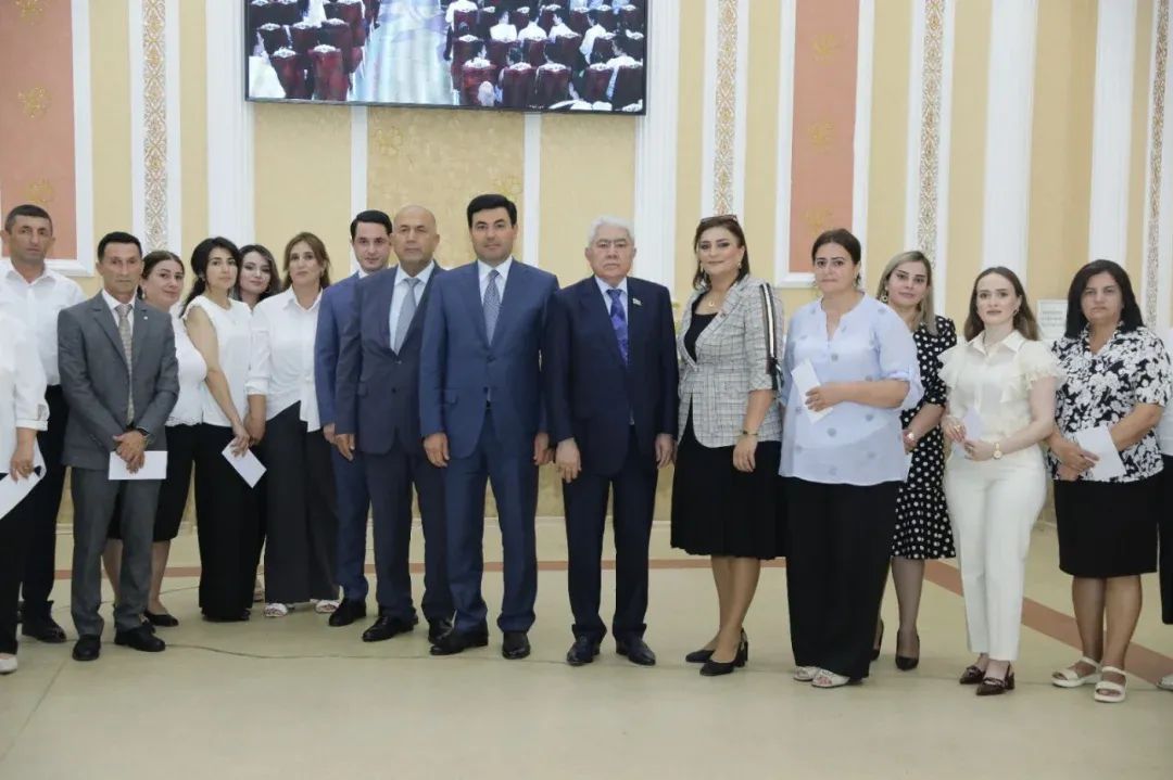 Ağalar Vəliyev onları mükafatlandırdı - FOTO