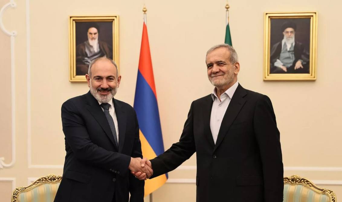 
Paşinyan bir ay sonra Pezeşkiana başsağlığı verdi