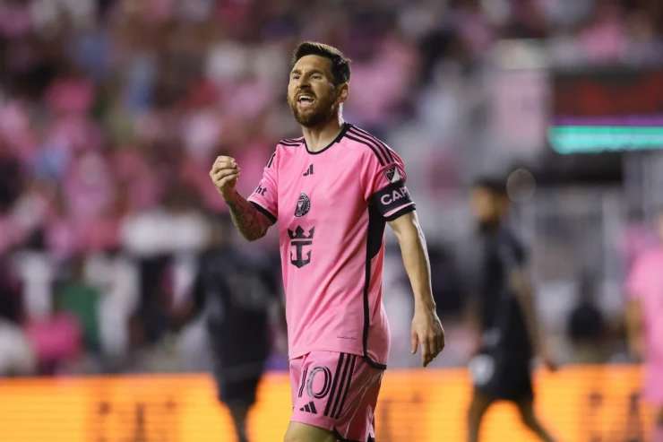 Messi Ronaldonu ötdü