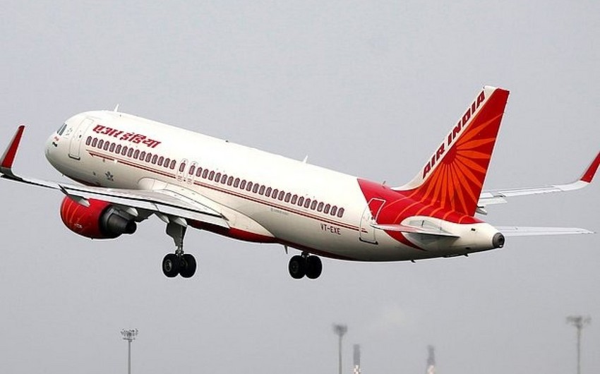 "Air India" təyyarəsi enişdən sonra alovlanıb