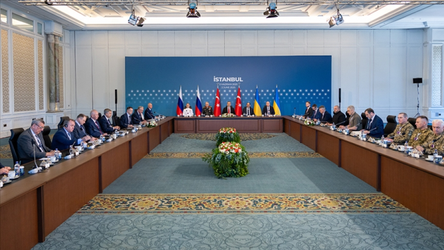 İstanbul danışıqları: sülh uzaqdır, amma diplomatiya işləyir