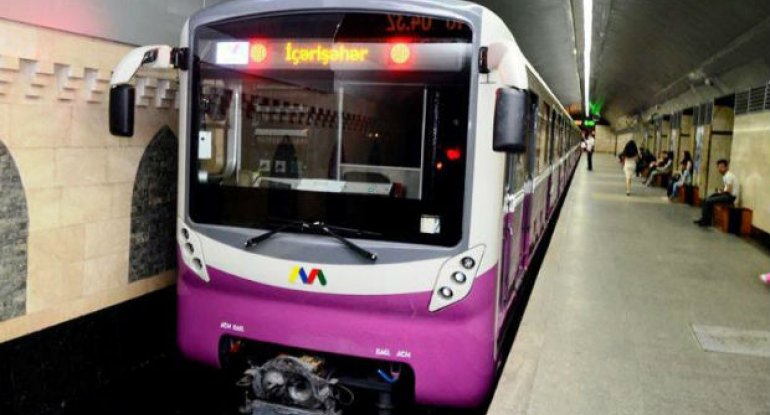 Bakı metrosunda kondisioner problemi: Yayda sərnişinlər əziyyət çəkir