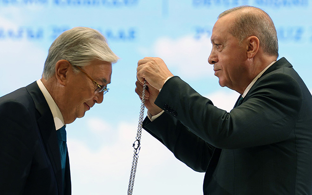 Ərdoğan Tokayevə Türkiyənin ən yüksək medalını verdi - FOTO