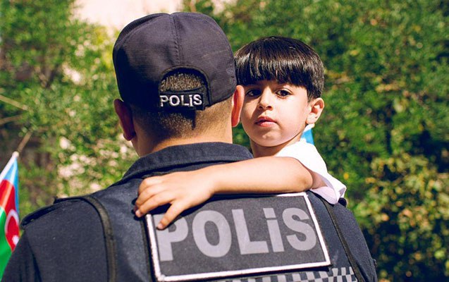 Polis çimərliklərdə 87 uşağı taparaq valideyninə təhvil verib