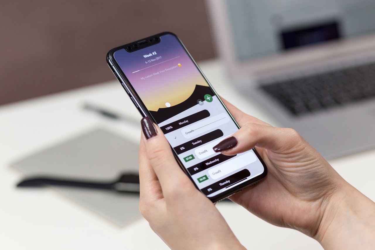 Telefonların olduğu maşını oğurlayıblar